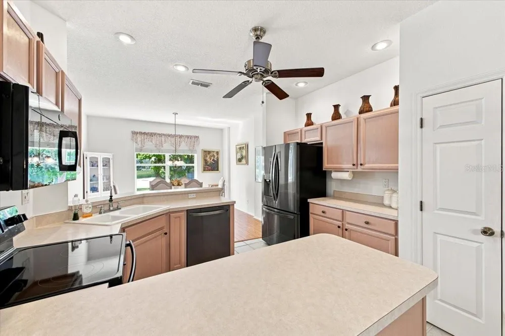 4002 2ND DR NE Bradenton, FL 34208