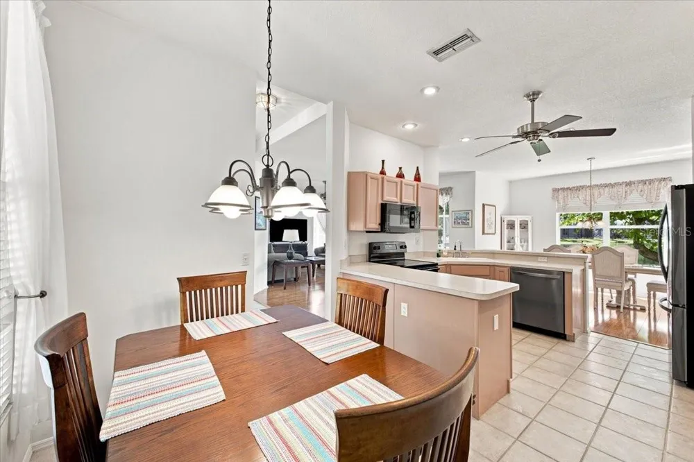 4002 2ND DR NE Bradenton, FL 34208