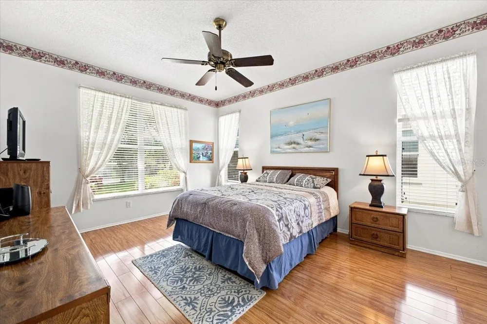 4002 2ND DR NE Bradenton, FL 34208