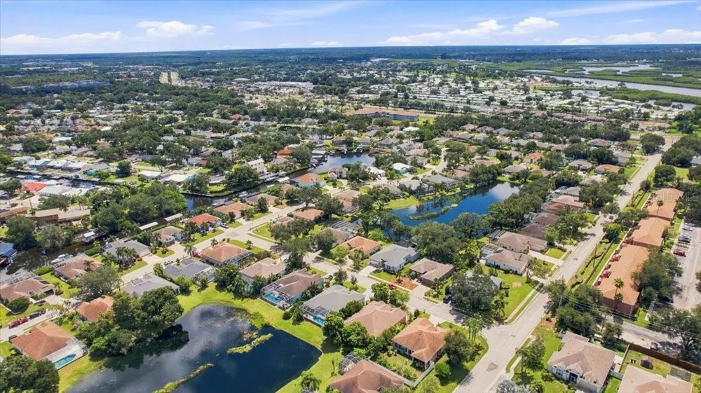 4002 2ND DR NE Bradenton, FL 34208