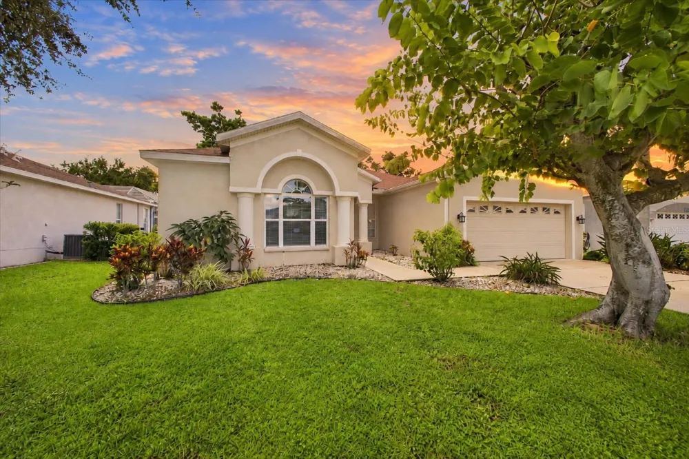 4002 2ND DR NE Bradenton, FL 34208