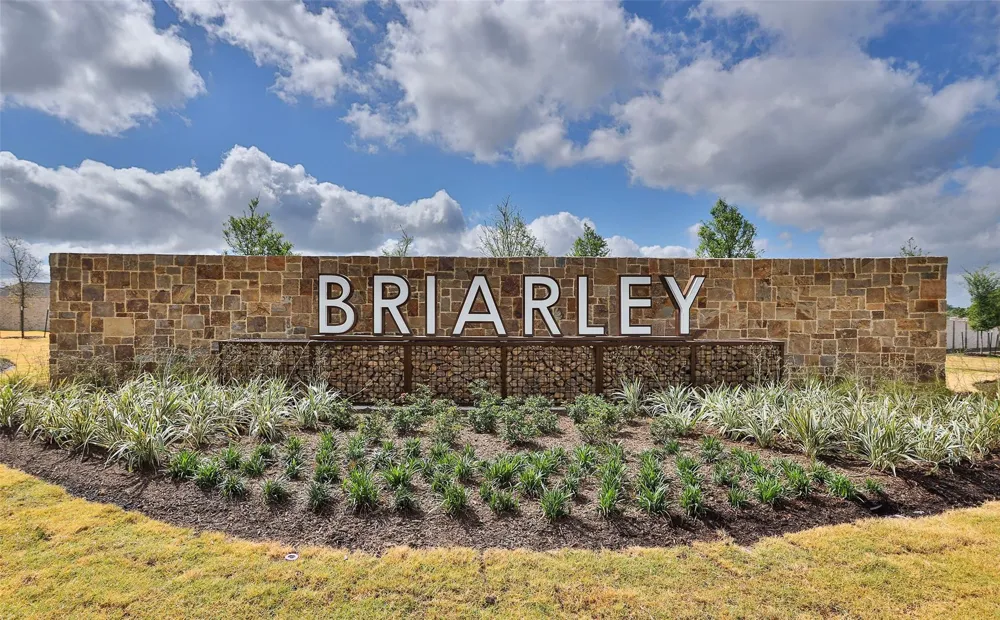 1207 Basset Hound Drive Montgomery, TX 77316