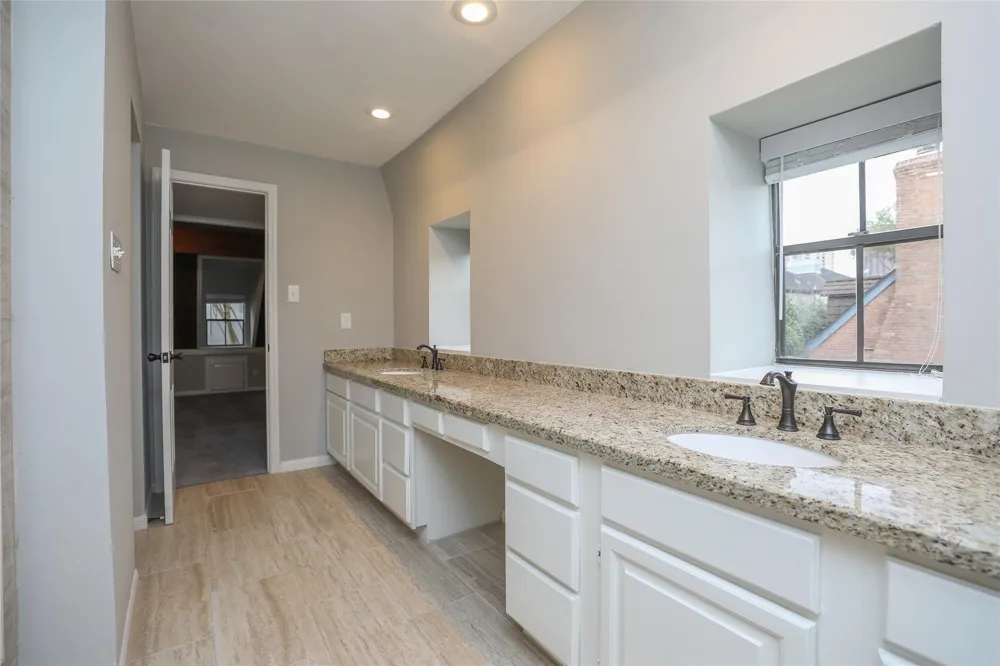 5370 Brownway Street #D33 Houston, TX 77056
