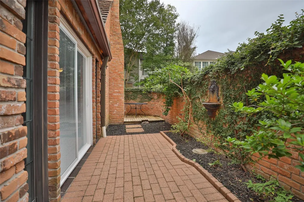 5370 Brownway Street #D33 Houston, TX 77056
