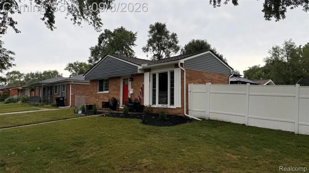 1295 Jenifer Avenue Madison Heights City, MI 48071