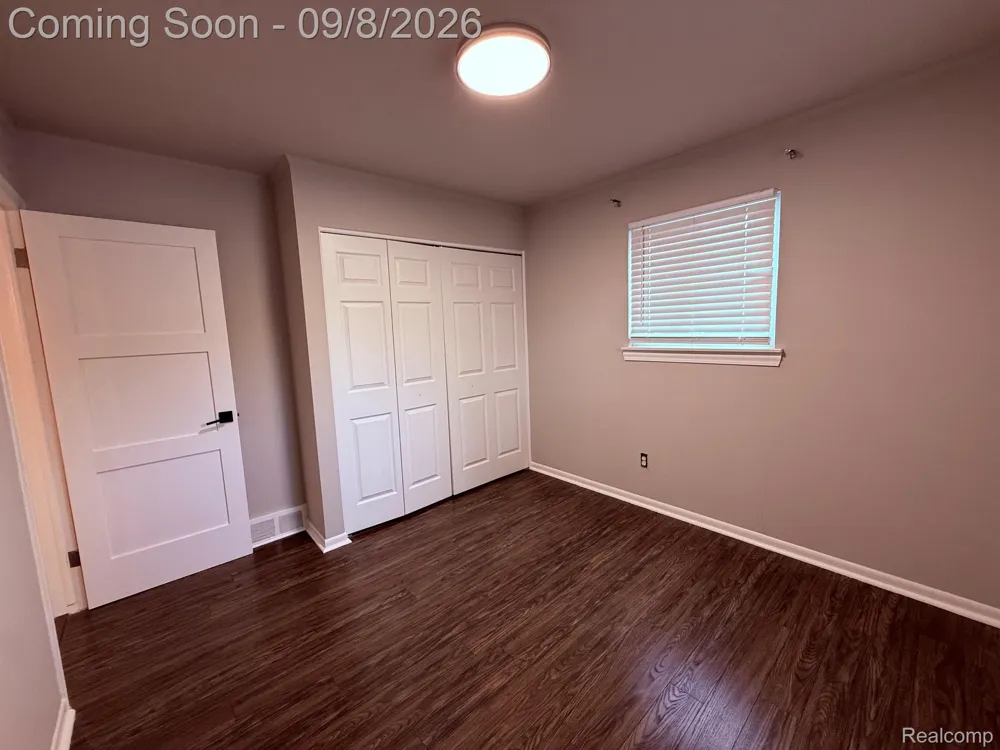1295 Jenifer Avenue Madison Heights City, MI 48071