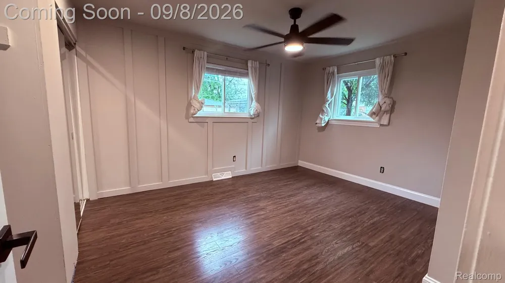 1295 Jenifer Avenue Madison Heights City, MI 48071