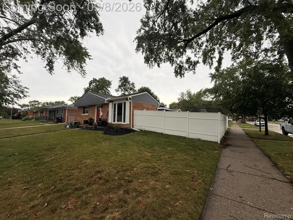 1295 Jenifer Avenue Madison Heights City, MI 48071