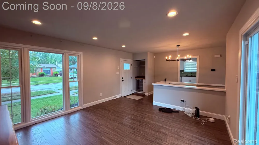 1295 Jenifer Avenue Madison Heights City, MI 48071