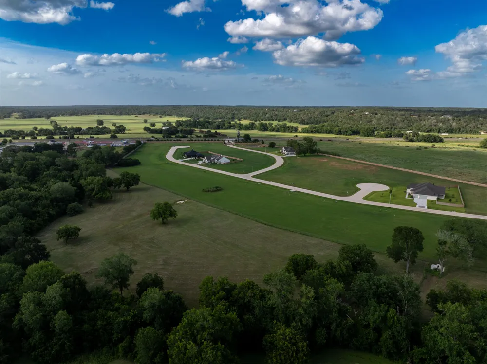 131 Hydrangea Drive Smithville, TX 78957