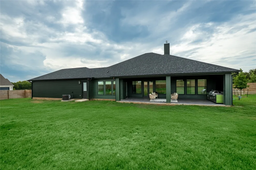 131 Hydrangea Drive Smithville, TX 78957
