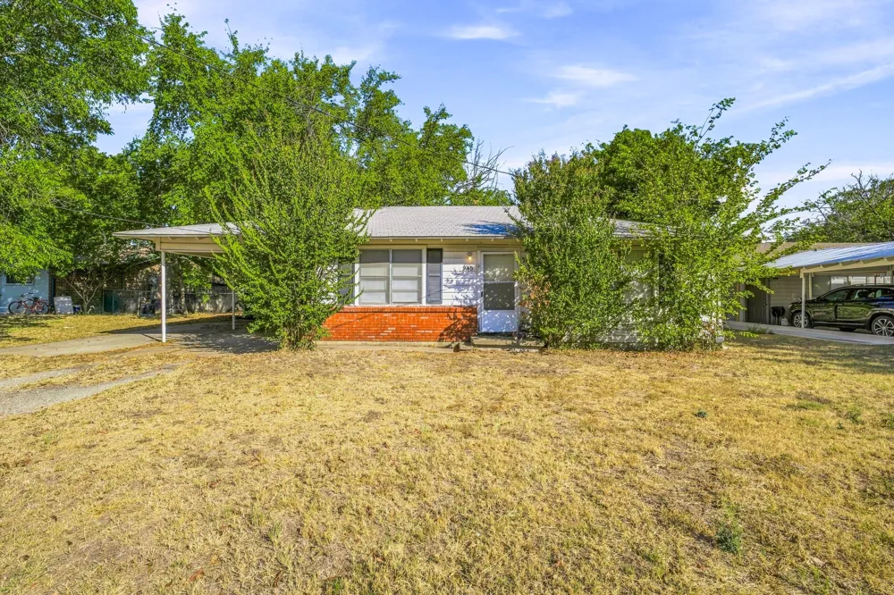 945 W Park Street Stephenville, TX 76401