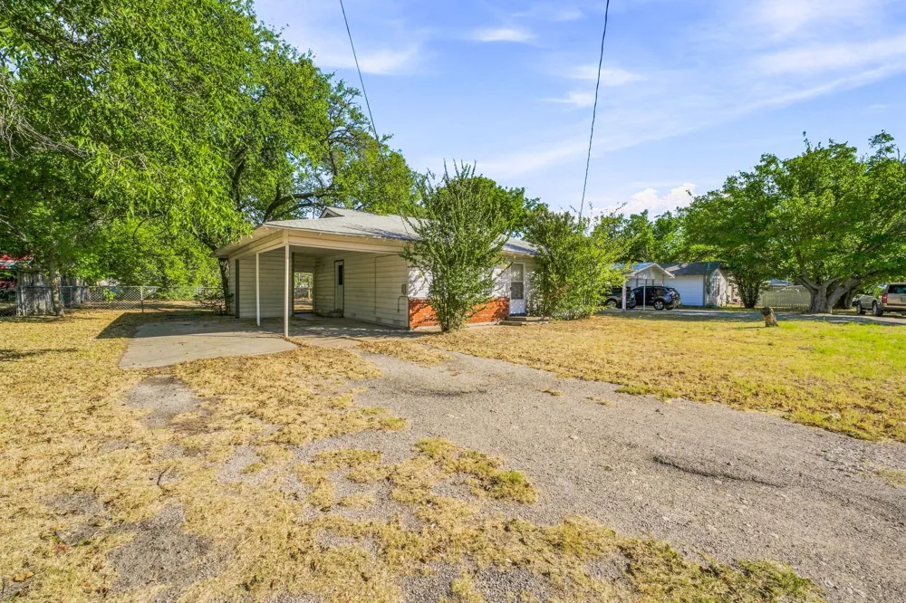 945 W Park Street Stephenville, TX 76401