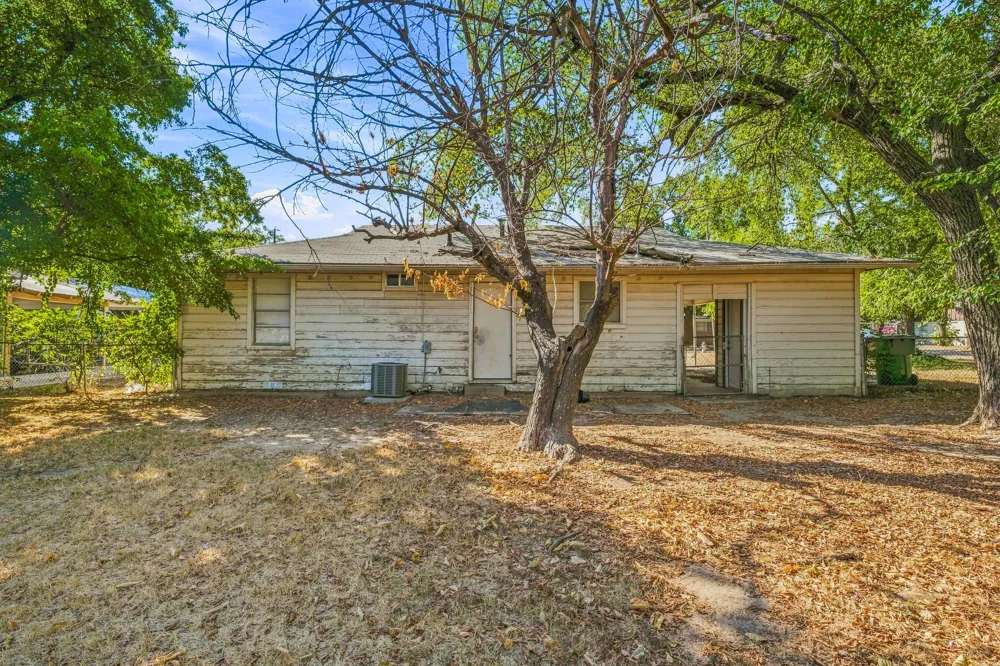 945 W Park Street Stephenville, TX 76401