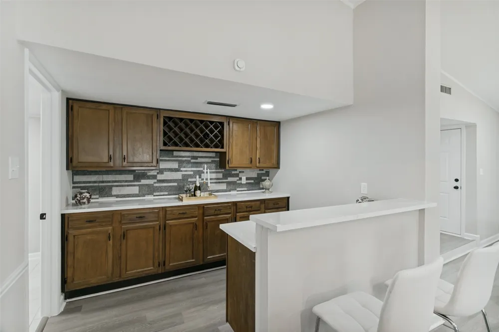 713 Timberdale Street Grand Prairie, TX 75052