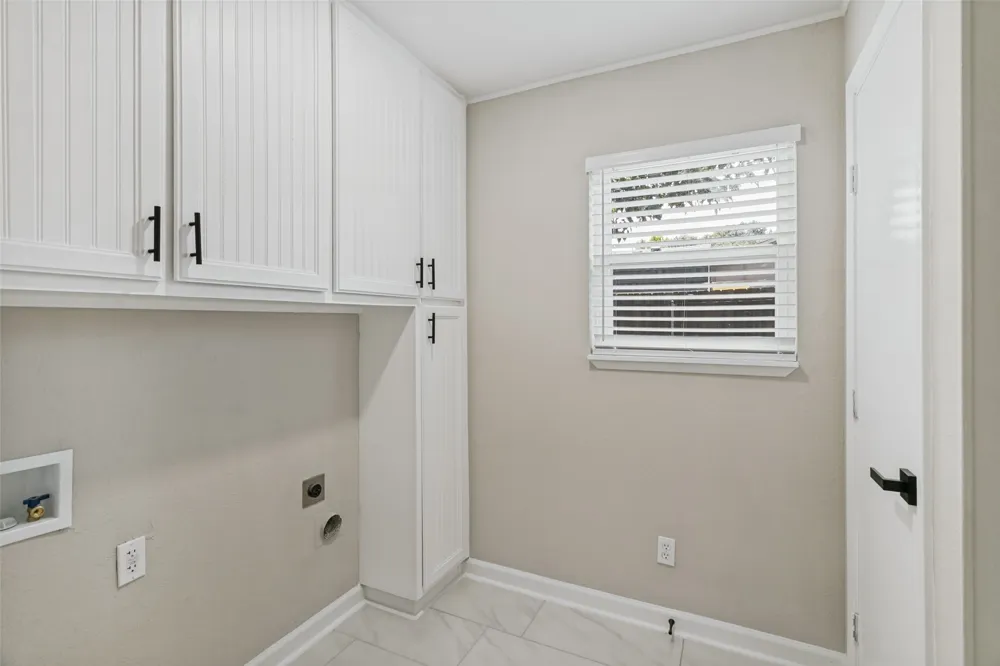 713 Timberdale Street Grand Prairie, TX 75052