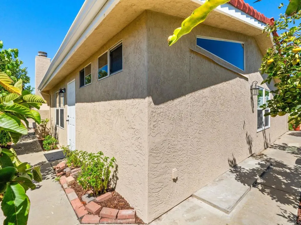 2010 W San Marcos Blvd #21 San Marcos, CA 92078