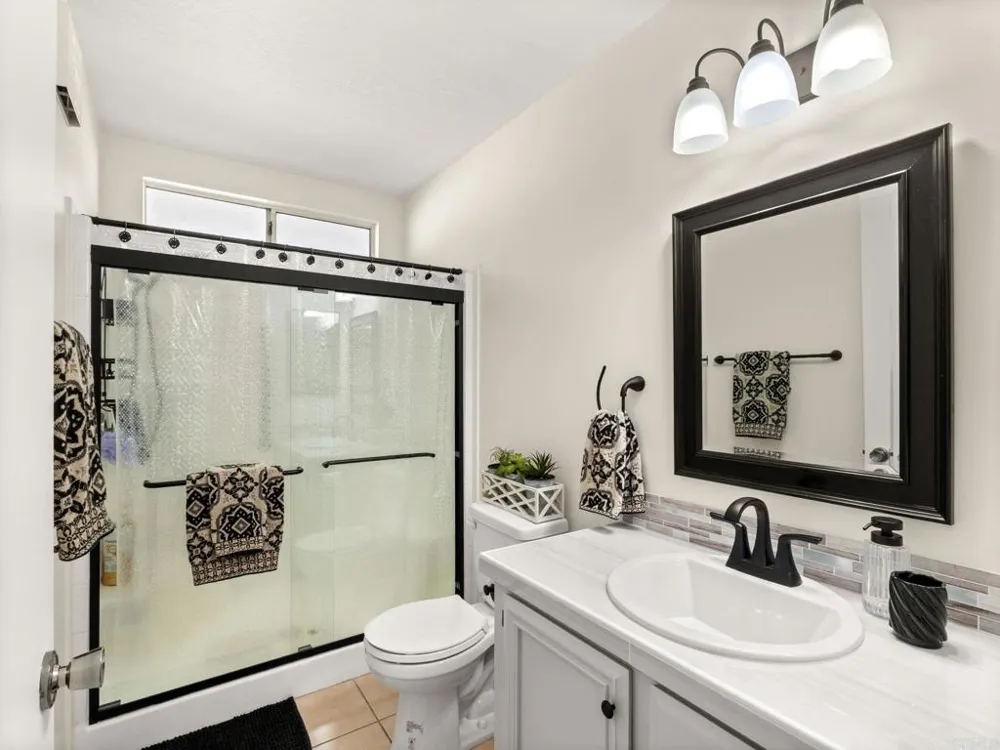 2010 W San Marcos Blvd #21 San Marcos, CA 92078