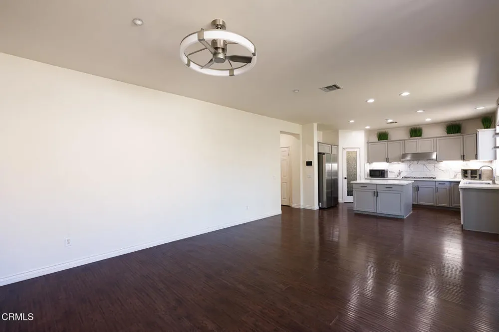 778 Entrada Drive Oxnard, CA 93030