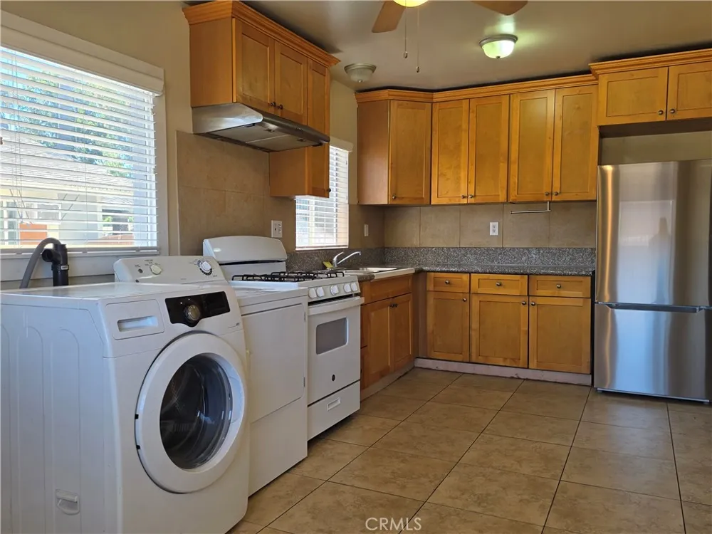 1176 Park Avenue Pomona, CA 91768