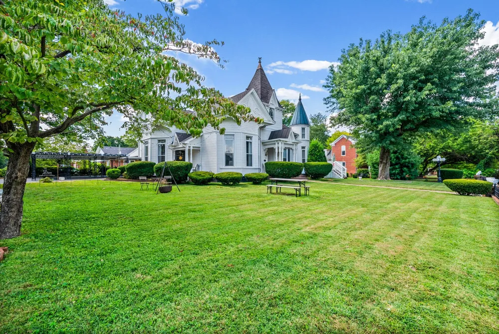 432 Nashville St Russellville, KY 42276
