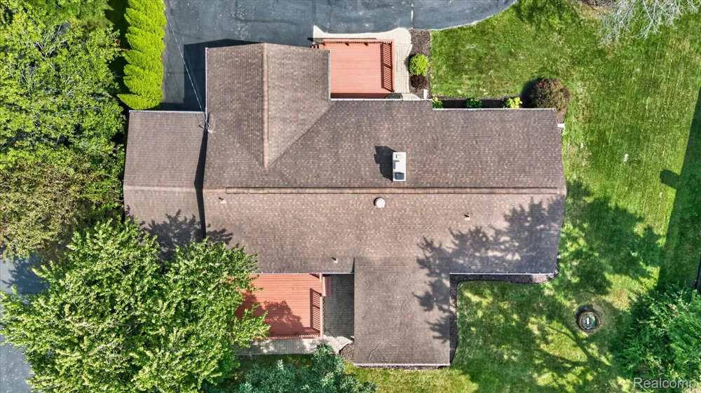 5517 Starwood Drive Commerce Charter Township, MI 48382