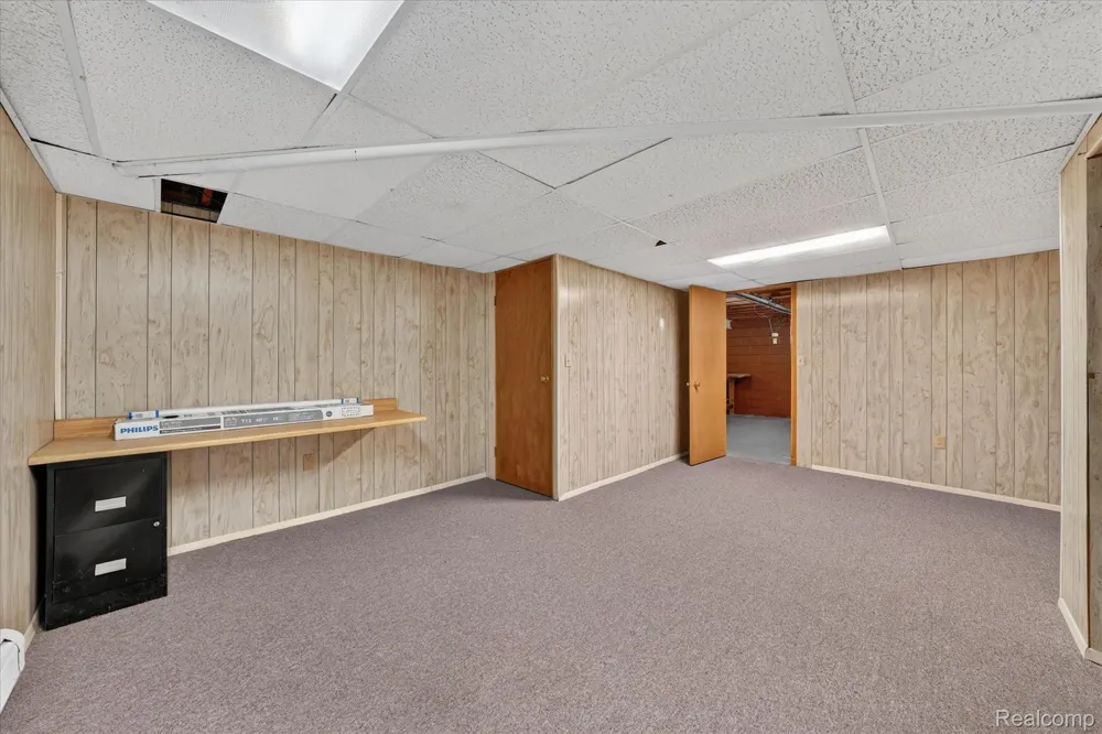 5517 Starwood Drive Commerce Charter Township, MI 48382
