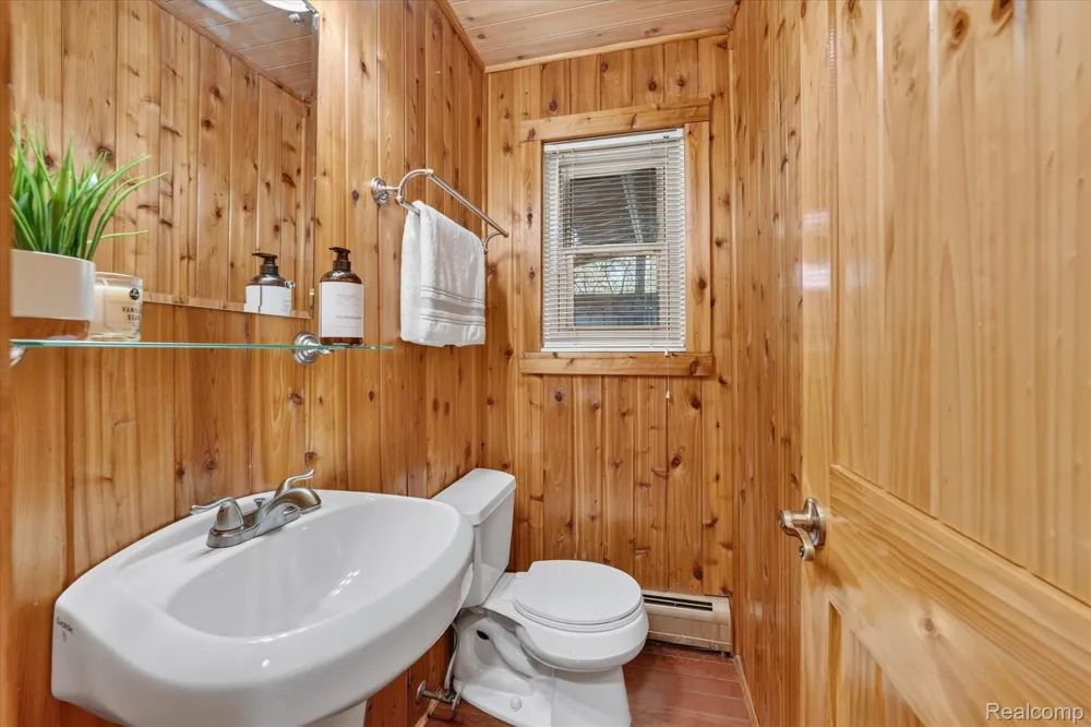 5517 Starwood Drive Commerce Charter Township, MI 48382