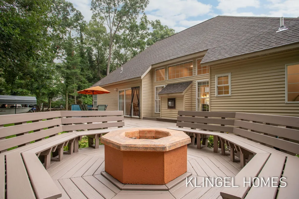 3651 Windemere Court Norton Shores City, MI 49441
