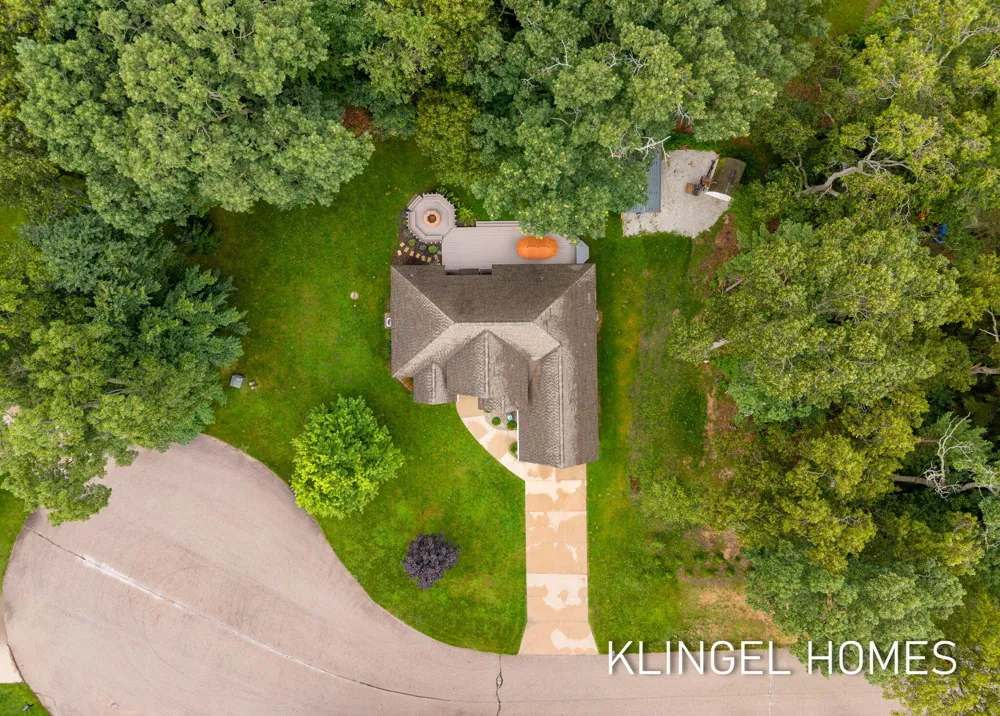 3651 Windemere Court Norton Shores City, MI 49441