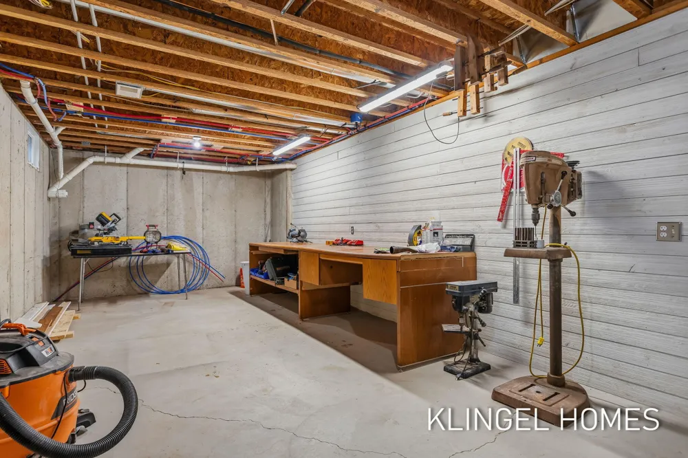 3651 Windemere Court Norton Shores City, MI 49441