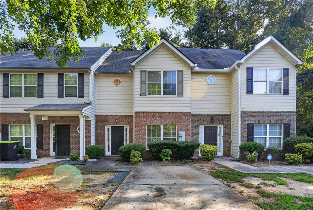 213 Brookview Drive Riverdale, GA 30274