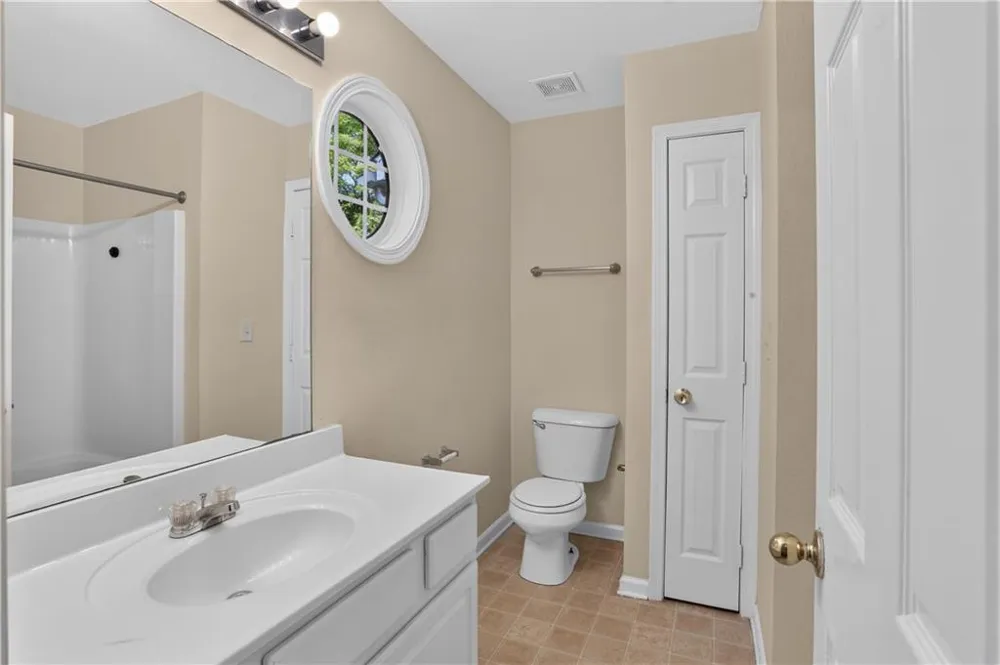 213 Brookview Drive Riverdale, GA 30274