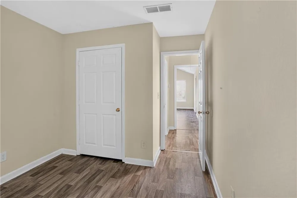 213 Brookview Drive Riverdale, GA 30274
