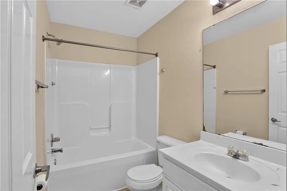 213 Brookview Drive Riverdale, GA 30274