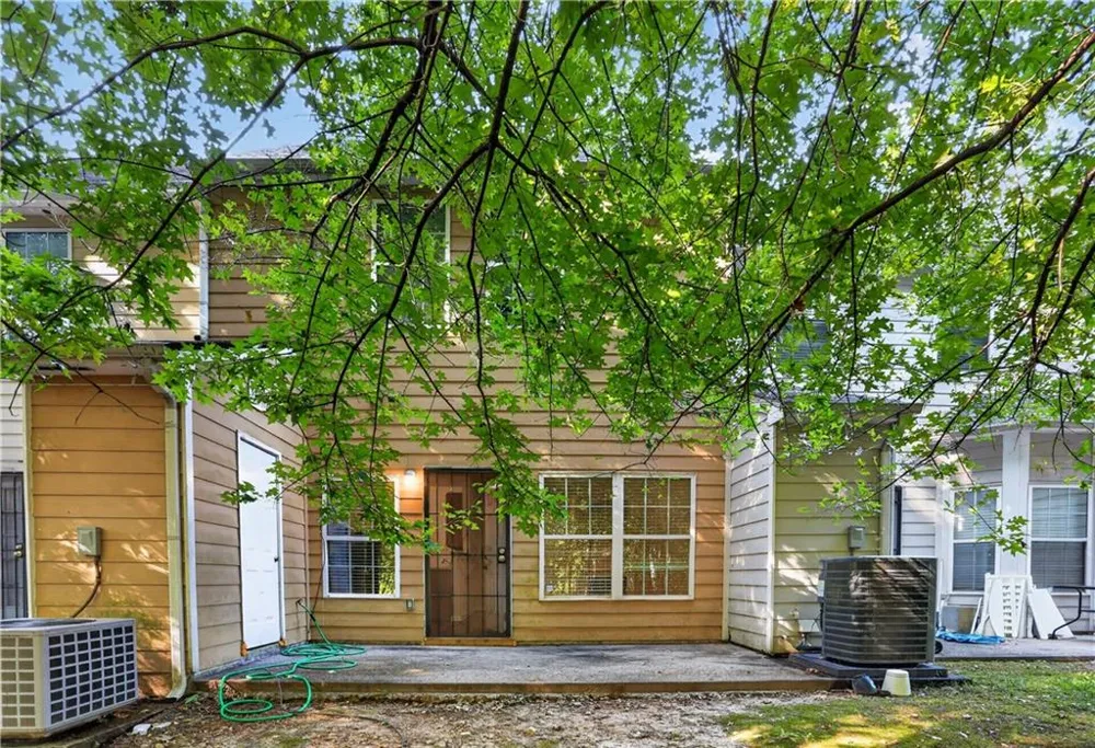 213 Brookview Drive Riverdale, GA 30274