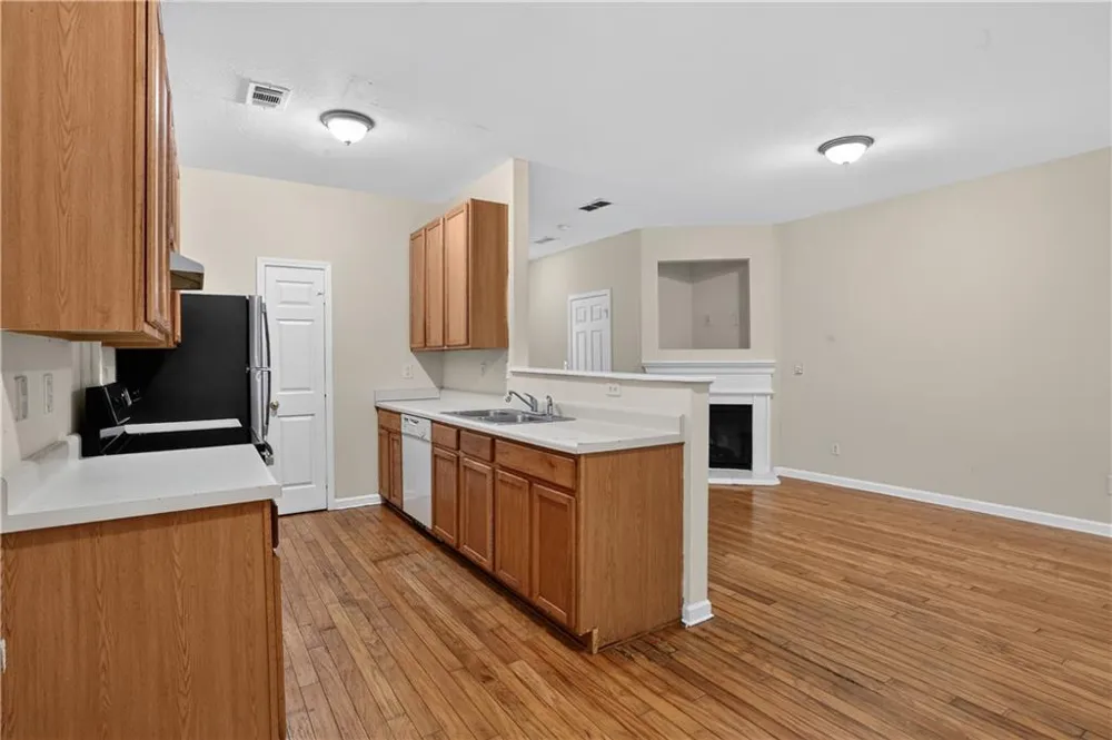 213 Brookview Drive Riverdale, GA 30274