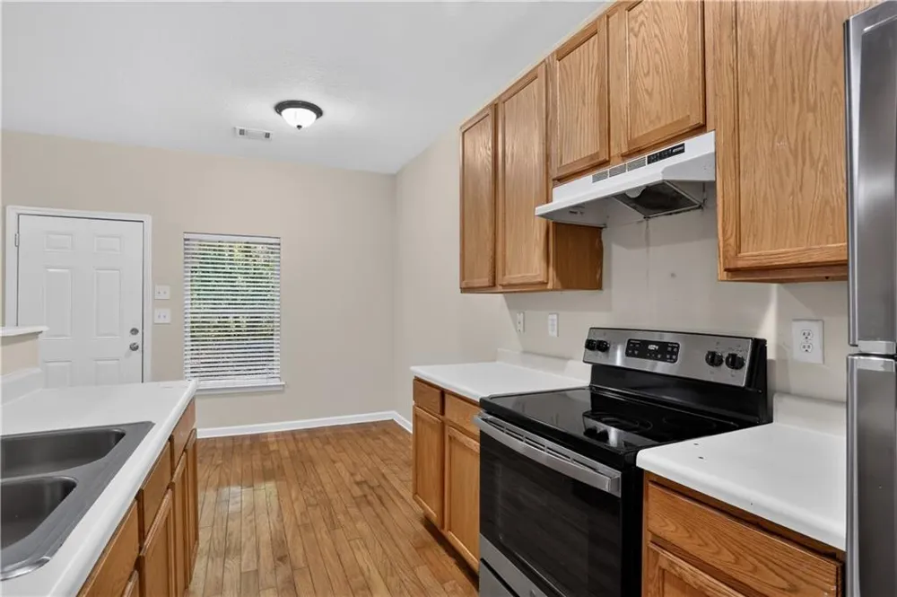 213 Brookview Drive Riverdale, GA 30274
