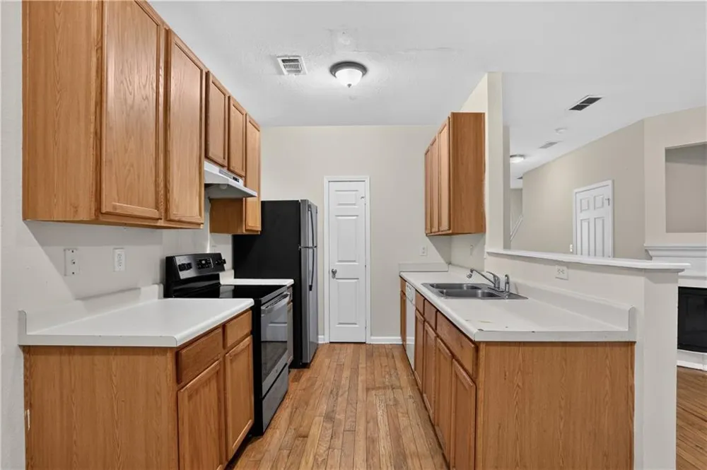 213 Brookview Drive Riverdale, GA 30274