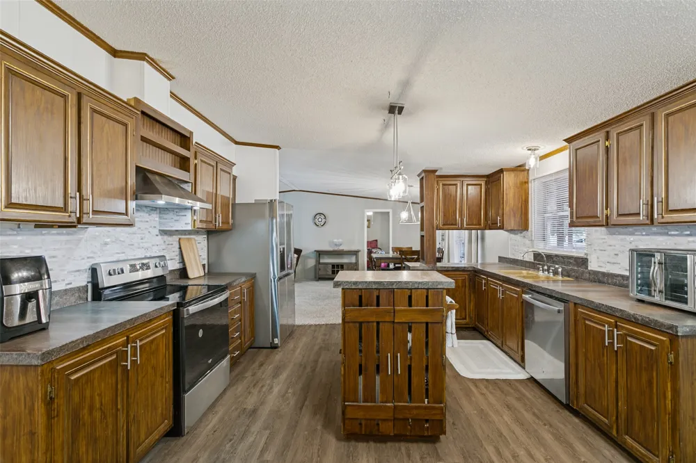 6013 Idaho Trail Granbury, TX 76048