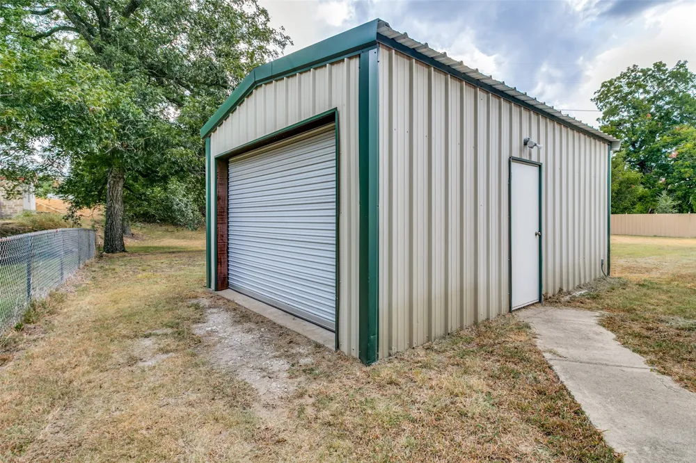 6013 Idaho Trail Granbury, TX 76048
