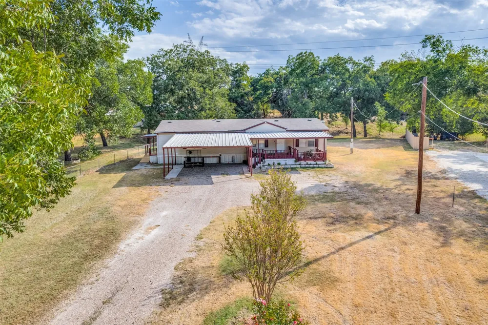 6013 Idaho Trail Granbury, TX 76048