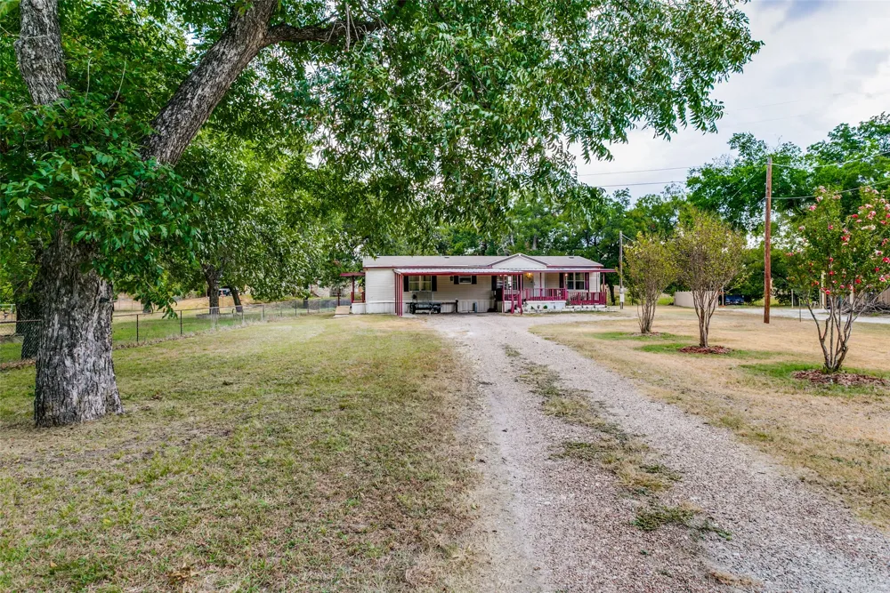6013 Idaho Trail Granbury, TX 76048