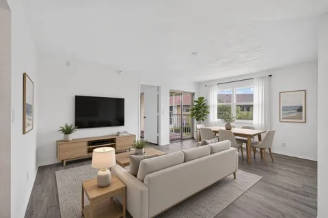 1536 SE Royal Green Circle #201