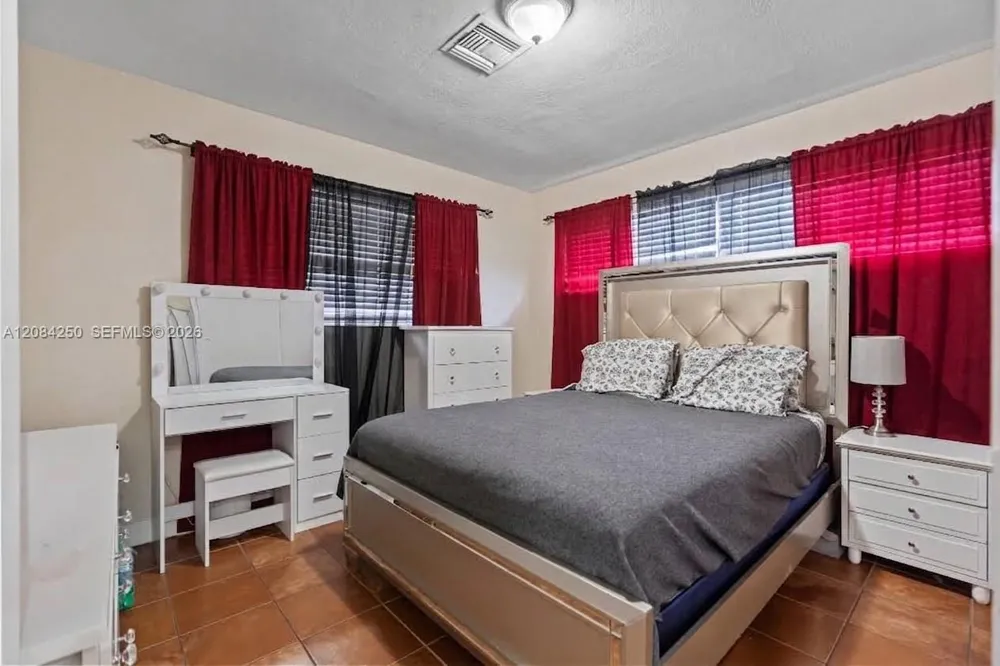 3831 NW 6th Pl Lauderhill, FL 33311