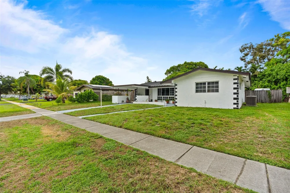 3831 NW 6th Pl Lauderhill, FL 33311