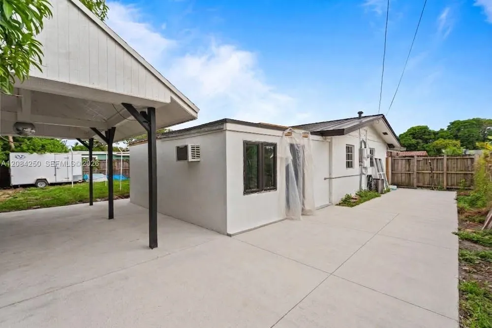 3831 NW 6th Pl Lauderhill, FL 33311
