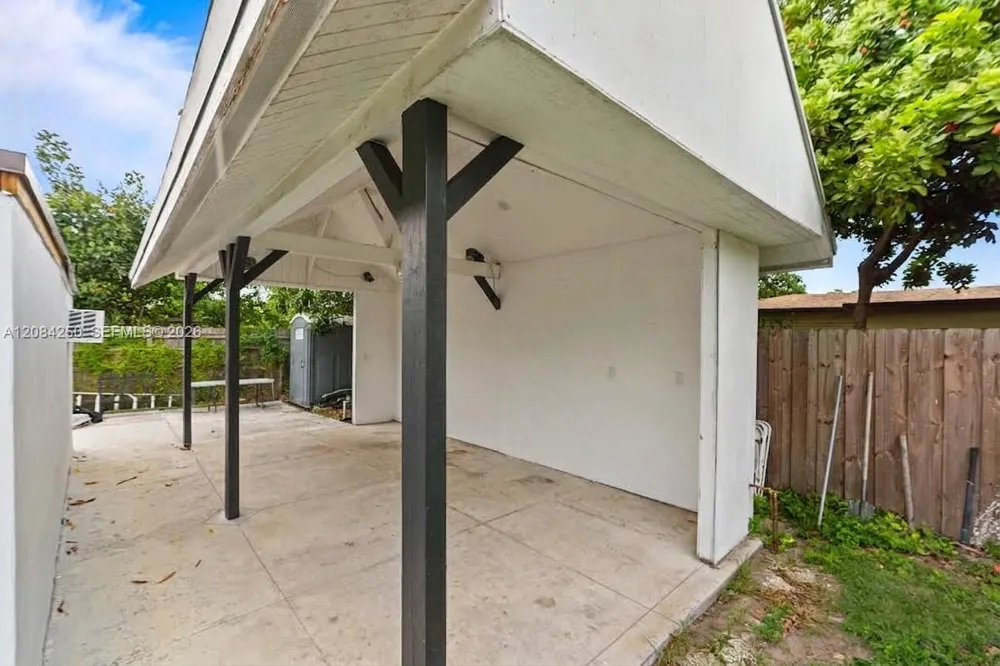3831 NW 6th Pl Lauderhill, FL 33311