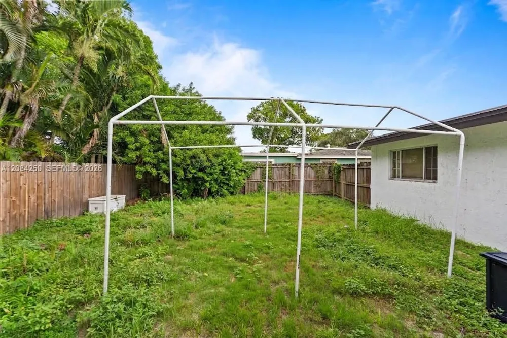 3831 NW 6th Pl Lauderhill, FL 33311
