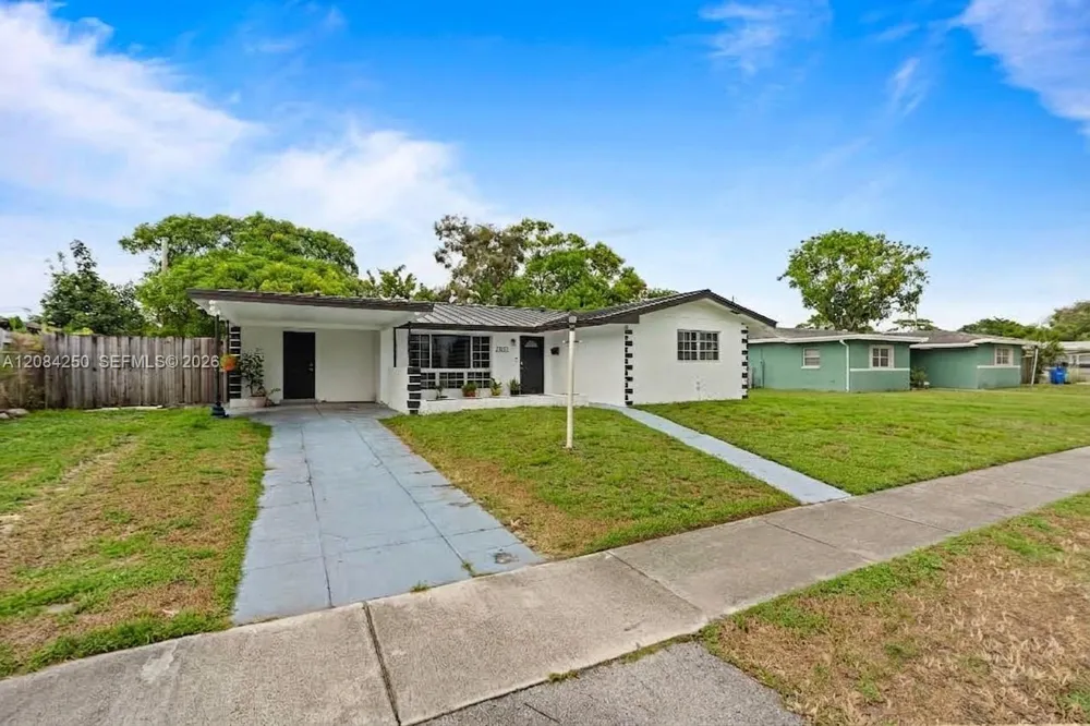 3831 NW 6th Pl Lauderhill, FL 33311